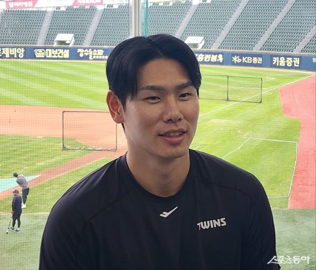 LG 홍창기는 12일 우천 취소된 NC 다이노스와 홈경기를 앞두고 1군 선수단에 합류해 팀 훈련을 진행했다. 부상 이후 4달 만에 복귀다. 잠실｜박정현 기자