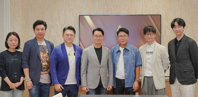 이수만 A2O엔터테인먼트 키 프로듀서 겸 비저너리 리더(왼쪽에서 다섯번째).