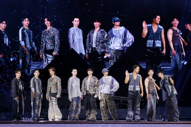 케이팝 대표 보이그룹 세븐틴이 데뷔 10주년을 기념해 월드투어 ‘뉴_’에 돌입했다. 이번 콘서트는 세븐틴이 팀으로서, 또 개인으로서도 ‘완성형 아티스트’로 자리매김했음을 입증하는 자리. 인천에서 시작해 홍콩, 북미, 일본으로 이어진다. 사진제공 | 플레디스 엔터테인먼트
