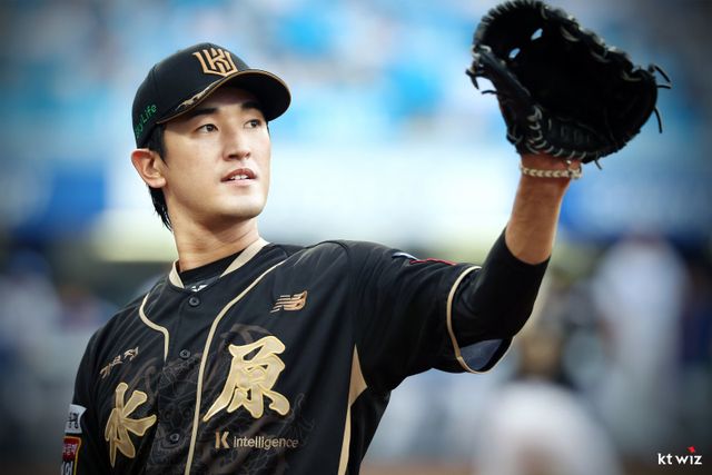 KT 고영표가 13일 대구삼성라이온즈파크에서 열린 삼성전에 선발등판해 개인통산 1000탈삼진을 달성했다. 2015년 1군에 진입한 KT가 1000탈삼진 투수를 배출한 건 고영표가 최초다. 사진제공｜KT 위즈