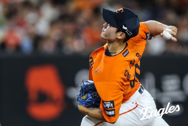 한화 투수 윤산흠은 올해 6월 상무 전역 이후 팀에 합류해 불펜진에 보탬이 되고 있다. 후반기 7경기서 ERA 0.87로 위력적인 투구가 이어지고 있다. 사진제공｜한화 이글스