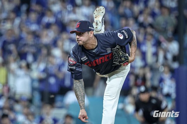 롯데 외국인투수 빈스 벨라스케즈가 16일 대구삼성라이온즈파크에서 열린 삼성과 원정경기에 구원등판해 역투하고 있다. 사진제공｜롯데 자이언츠