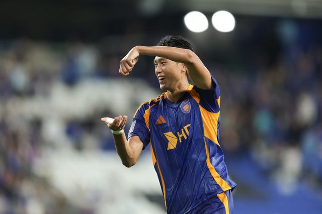 울산 허율이 17일 울산문수경기장에서 열린 청두와 ACLE 리그 스테이지 홈경기에서 후반 추가시간 역전골을 성공시킨 뒤 활짝 웃고 있다. 사진제공｜한국프로축구연맹