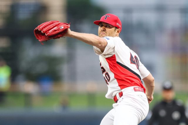 KIA 제임스 네일은 18일 광주 한화와 홈경기를 앞두고 1군에서 말소돼 올 시즌을 마무리했다. 그는 오른쪽 팔꿈치 염증 증세로 투구가 어렵다. 사진제공｜KIA 타이거즈