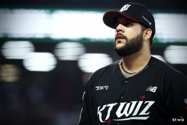 KT 헤이수스는 지난달 31일 수원 KIA와 홈경기에서 구원등판했다. 팀은 잔여 일정 기간 선발투수를 불펜투수로 활용하려고 한다.｜뉴시스