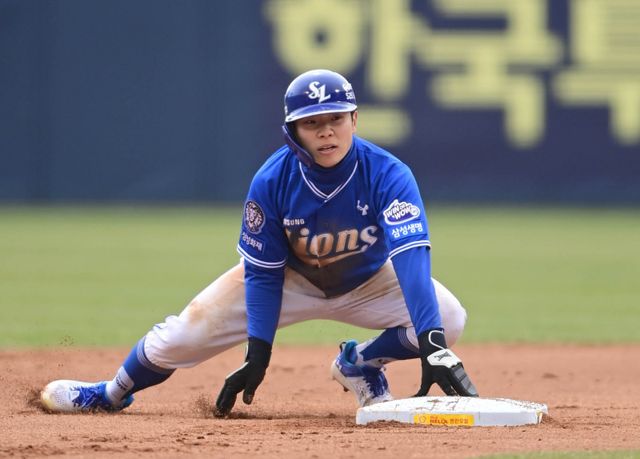 삼성 김지찬은 올 시즌 3차례나 부상자 명단에 오르는 등 어려움을 겪었다. 데뷔 후 한 시즌 최소경기 출전이 확정됐지만, 그는 지금의 상승기류를 끝까지 유지하는 데만 총력을 기울이고 있다. 스포츠동아 DB