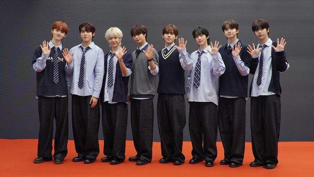 데뷔 그룹 YUHZ가 중국 대형 엔터사 럭키도어와 300억 원 규모 전략적 제휴를 체결하며 글로벌 시장 공략에 나섰다. 이번 협약은 음반·공연·콘텐츠 제작을 아우르는 전방위 프로젝트로, YUHZ는 음악뿐 아니라 드라마·영화까지 활동 영역을 넓힐 예정이다. 사진제공|피나클엔터테인먼트, 럭키도어 제공