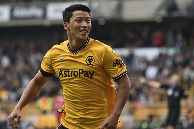 울버햄턴 황희찬은 2025~2026시즌에도 쉽지 않은 시기를 보내고 있다. 21일(한국시간) 영국 몰리뉴스타디움에서 열린 리즈와 이번 시즌 EPL 5라운드 홈경기에서 결장했다. 자신을 믿지 못하는 사령탑과 경쟁자가 팀과 재계약을 마치는 등 어려운 상황이 이어지고 있다. AP뉴시스