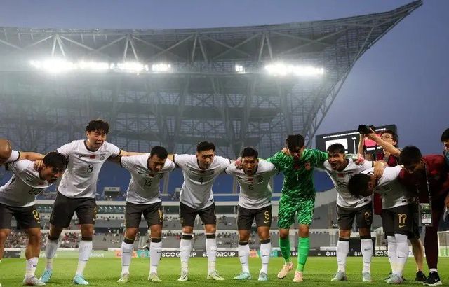 중국축구대표팀은 누가 이끌게 될까? 명성 높은 젊은 지도자를 바라지만 불가능하다는 걸 중국팬들도 아주 잘 알고 있다. 사진출처｜소후닷컴