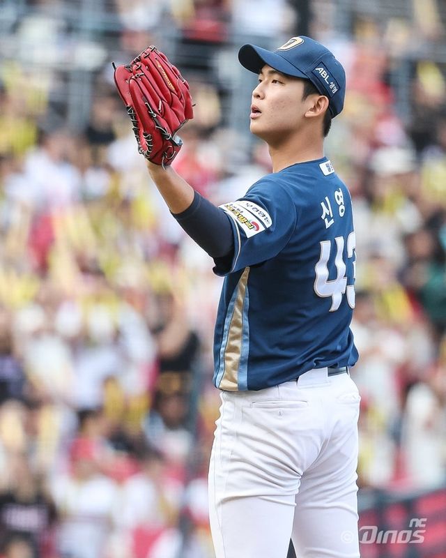 NC 신영우는 21일 광주 KIA와 원정경기에서 구원등판해 2.1이닝 무실점으로 데뷔 첫 승을 따냈다. 그의 활약으로 팀은 가을야구 진출의 희망을 이어갔다. 사진제공｜NC 다이노스