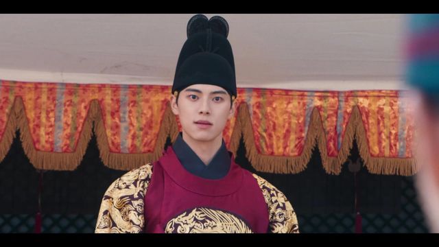 ‘폭군의 셰프’ 이채민이 변우석에 견줄 차세대 로코 남주로 떠오를지 업계 안팍의 관심이 집중된다. 사진출처 | tvN ‘폭군의 셰프’ 캡처