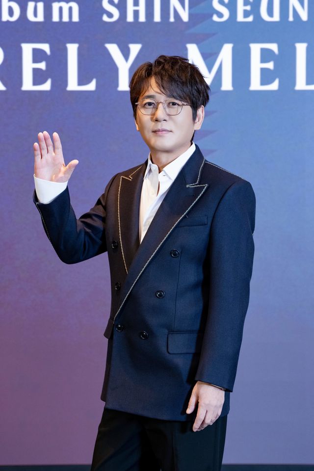 가수 신승훈, 사진=도로시컴퍼니