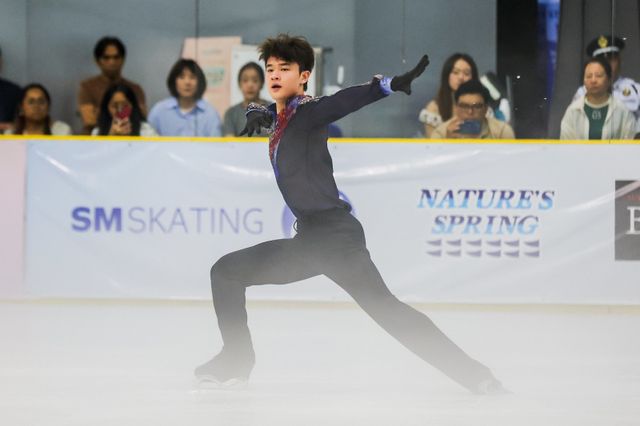 피겨스케이팅 남자 싱글의 기대주 김현겸이 21일 중국 베이징에서 열린 올림픽 추가 예선전에서 총점 228.60점으로 2위에 올랐다. 이로써 한국은 남자 싱글에서 2명의 선수를 2026밀라노-코르티나담페초동계올림픽에 파견할 수 있게 됐다. 신화뉴시스