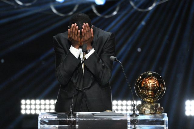PSG 우스만&nbsp;뎀벨레는 23일(한국시간) 파리 샤틀레 극장에서 열린 2025 발롱도르 시상식에서 최종 수상자로 호명됐다. 사진출처｜발롱도르 인스타그램