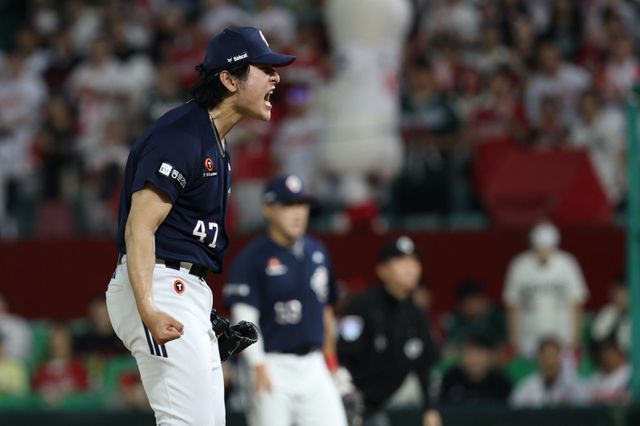 두산 곽빈은 올해 내복사근 부상과 부진으로 힘겨운 시기를 보냈다. 지난 시즌 15승을 거두며 기대를 키웠기에 아쉬움이 더 컸다. 그러나 그는 올해의 아픔 또한 성장과정으로 받아들이기로 했다. 개인 5연패를 끊고 4승째를 따낸 22일 인천 SSG전에서 삼진을 잡고 포효하는 곽빈. 사진제공｜두산 베어스