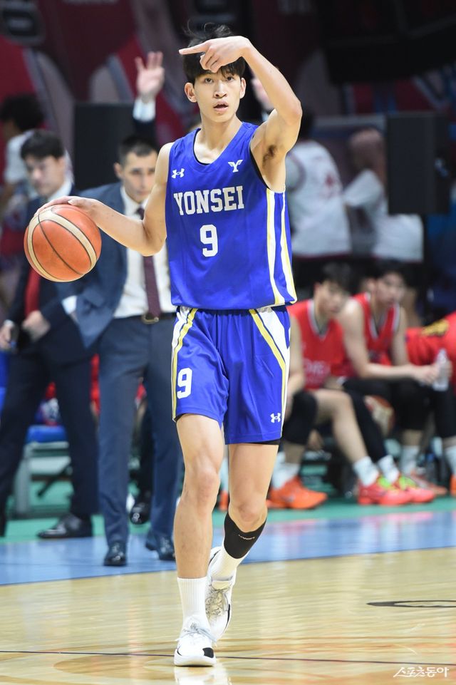 연세대 이유진은 대학 2학년이지만 일찌감치 프로행을 결정했다. 신체조건이 좋고, 운동능력도 빼어나 1라운드 지명이 유력시 된다. 사진제공｜점프볼