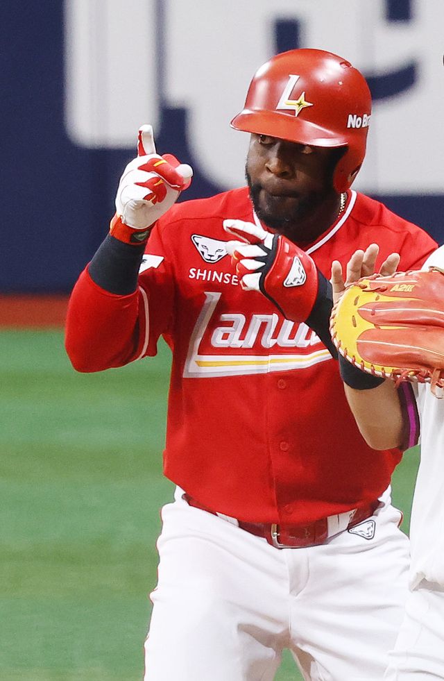 SSG 에레디아는 9월 맹타에도 만족하지 않는다. 타석에서 여전한 승부욕을 보이며 주포로서 제 몫을 해내고 있다.｜뉴시스