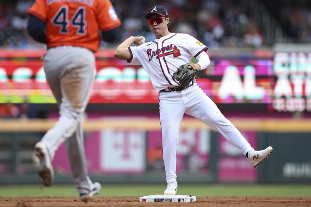 애틀랜타 김하성(오른쪽)은 24일(한국시간) 트루이스트파크에서 열린 ‘2025 MLB’ 워싱턴과 홈경기에서 5번타자 유격수로 선발출전해 4타수 무안타를 기록했다. 타선에서는 부침을 겪었지만, 환상적인 수비로 팀 승리에 보탬이 됐다.｜AP뉴시스