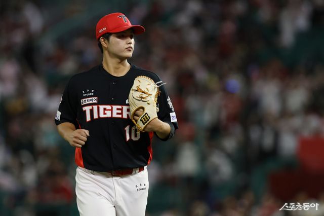 KIA 김태형은 시즌 막바지 선발투수로서 가능성을 선보이고 있다. 그는 피하지 않고 상대와 붙으며 실패도 맛보지만, 그 속에서 또다른 배움을 얻으며 성장하고 있다. 사진제공｜KIA 타이거즈