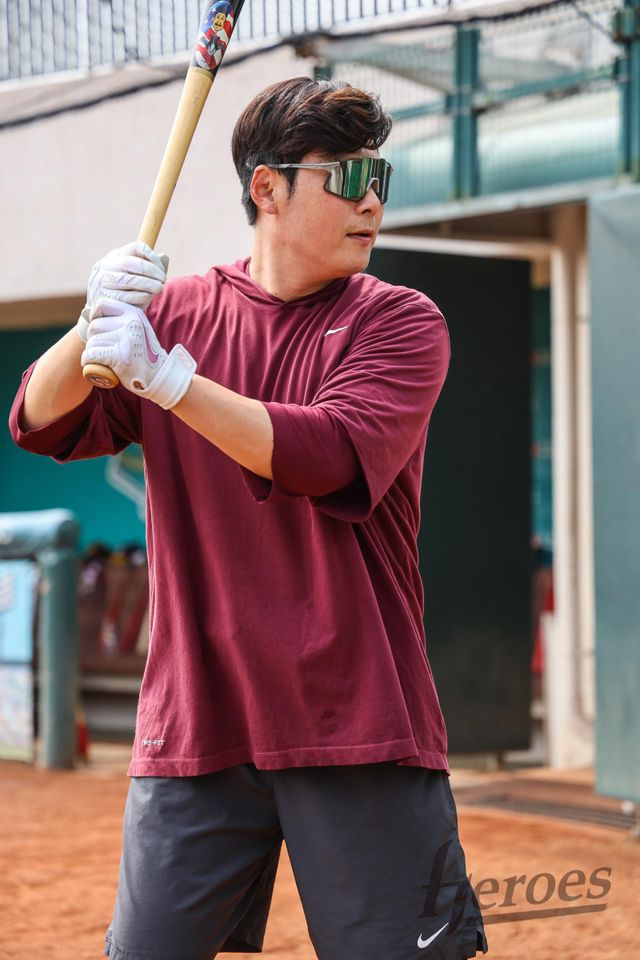 키움 이원석은 24일 고척 KIA와 홈경기를 앞두고 179일 만에 1군에 합류했다. 그는 허리 통증을 털어내고 오른손 대타, 덕아웃 리더로서 활력을 불어넣을 예정이다. 사진제공｜키움 히어로즈