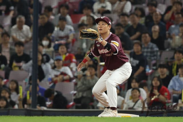 키움 이원석은 24일 고척 KIA와 홈경기를 앞두고 179일 만에 1군에 합류했다. 그는 허리 통증을 털어내고 오른손 대타, 덕아웃 리더로서 활력을 불어넣을 예정이다. 사진제공｜키움 히어로즈