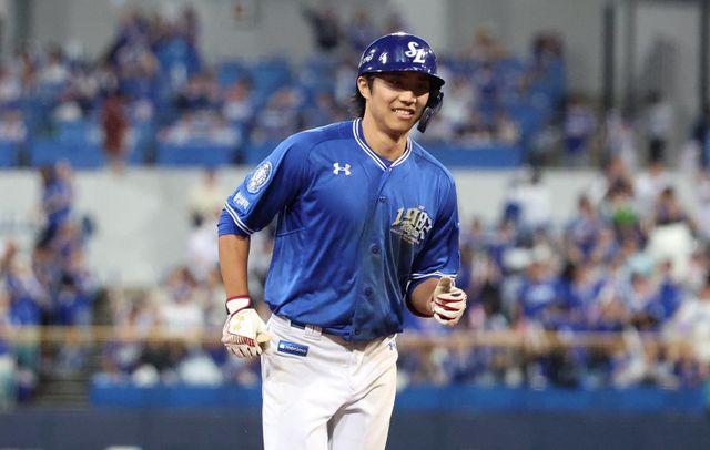 삼성 이재현이 24일 대구 롯데전 1회말 선두타자 홈런을 쳐내며 데뷔 후 한 시즌 개인 최다홈런을 경신했다. 뉴시스