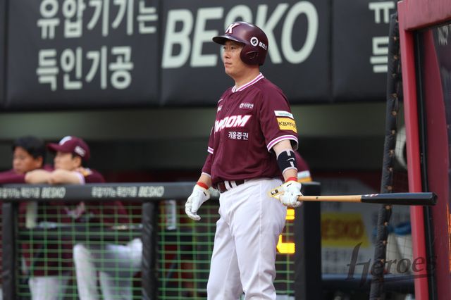 키움 이원석은 24일 고척 KIA와 홈경기를 앞두고 179일 만에 1군에 합류했다. 그는 허리 통증을 털어내고 오른손 대타, 덕아웃 리더로서 활력을 불어넣을 예정이다. 사진제공｜키움 히어로즈