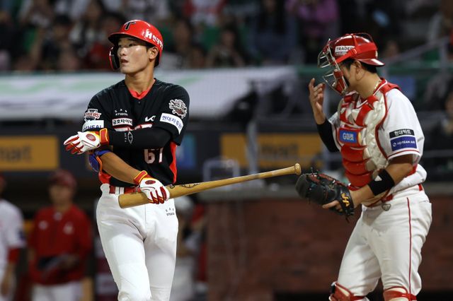 KIA 박헌(왼쪽)은 프로 1년차 외야수로 11라운드에 지명됐지만, 2군에서 가능성을 증명하며 1군 한 자리를 차지했다. 사진제공｜KIA 타이거즈