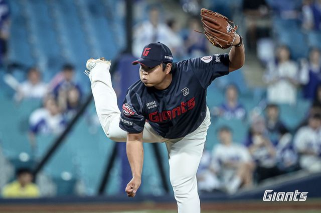 롯데 박진이 24일 대구삼성라이온즈파크에서 열린 삼성과 원정경기에 선발등판해 역투하고 있다. 사진제공｜롯데 자이언츠