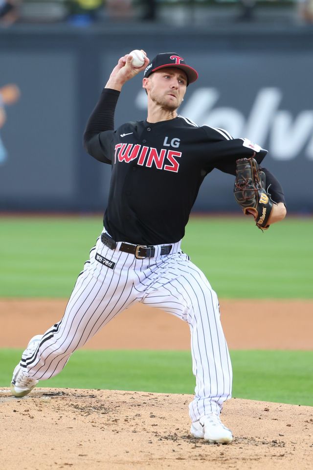 염경엽 LG 감독은 27일 대전 한화전 선발로 예고한 외국인투수 앤더스 톨허스트의 등판 순서를 바꾸지 않겠다고 밝혔다. 사진제공｜LG 트윈스