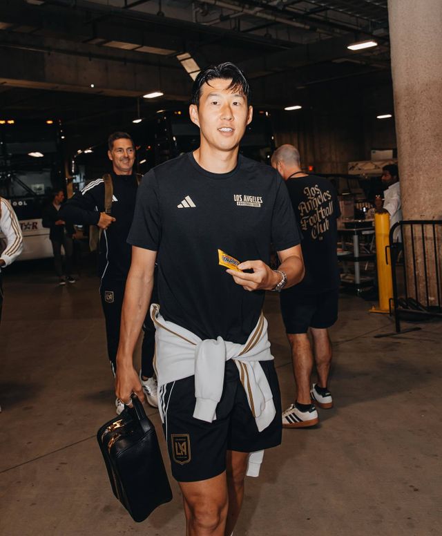 LAFC 손흥민이 28일(한국시간) 에너자이저 파크에서 열린 세인트루이스와 원정경기 직전 라커룸으로 출근하고 있다. 사진출처｜LAFC 페이스북