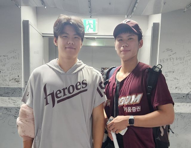 2026시즌부터 함께 프로야구 선수로 활약할 NC 김명규(오른쪽), 키움 김윤하 형제. 사진출처｜김윤하·김명규 본인 제공