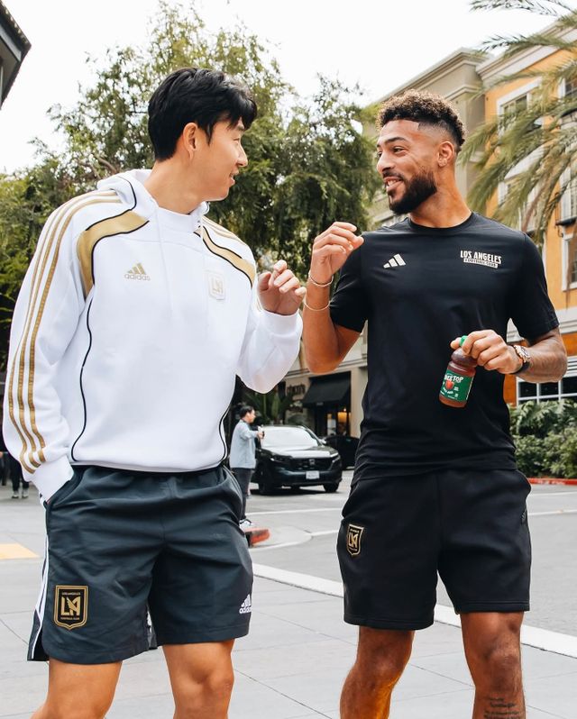 LAFC 손흥민(왼쪽)은 당초 이번 시즌을 끝으로 팀을 떠나려던 드니 부앙가의 마음을 바꿨다. 이제 둘은 MLS 최고의 ‘다이내믹 듀오’로 발돋움했다. 사진출처｜LAFC 페이스북
