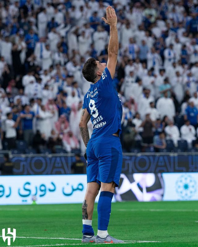 쿠냐와 음뵈모, 세스코를 데려온 것도 부족해 아모림 맨유 감독은 후벵 네베스의 영입까지 추진하고 있어 비난이 거세지고 있다. 사진출처｜알힐랄 페이스북