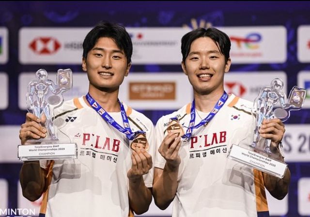 한국배드민턴대표팀 서승재(오른쪽)는 김원호와 함께 올해 세계선수권 남자복식 금메달을 합작했다. 세계선수권 남자복식 2연패로 무관에 그친 2024파리올림픽의 아픔을 씻어내고 있다. 그는 지금 기세를 이어가 2028LA올림픽에선 남자복식 금메달에 닿겠다는 의지가 강하다. 사진제공│대한배드민턴협회