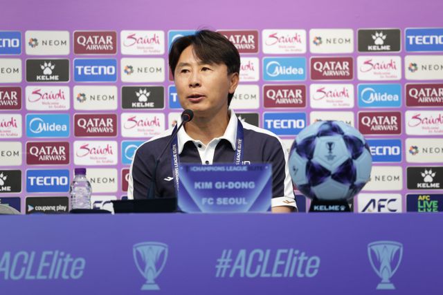 김기동 서울 감독은 30일 부리람과 홈경기 직후 “무실점을 기록한 것이 첫 번째로 두고 싶은 부분이다. 조금씩&nbsp;안정감을 찾아가는&nbsp;것 같다.&nbsp;선수들이 조직적으로 움직이며 실점을 허용하지 않은 점을 긍정적으로 생각한다. 또 체력적으로 힘들었던 선수들이 휴식을 취할 수 있었던 것도 만족스럽다”고 말했다. 사진제공｜한국프로축구연맹