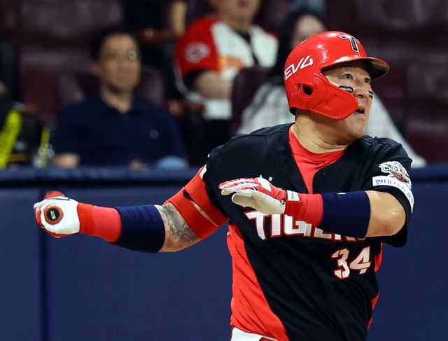 KIA 최형우. 뉴시스