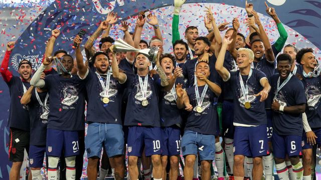 미국대표팀 선수들이 2023~2024시즌 CONCACAF 네이션스리그 우승을 차지한 뒤 기뻐하고 있다. 사진출처｜미국축구국가대표팀 홈페이지