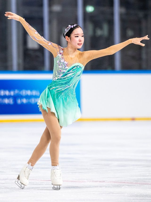 윤서진이 6일(한국시간) 이탈리아 바레세에서 열린 ISU 주니어 그랑프리 3차 대회 여자 싱글에서 은메달을 따냈다. 사진출처｜ISU SNS 캡처