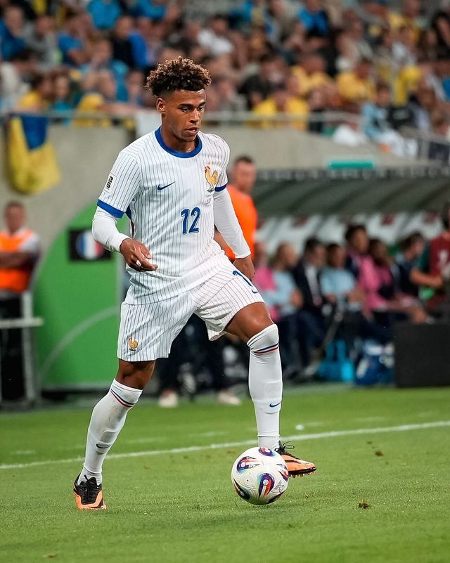 프랑스대표팀에 차출됐던 PSG 측면 공격수 데지레 두에는 6일(한국시간) 브로츠와프에서 열린 우크라이나와 2026북중미월드컵 유럽 지역예선 1차전 도중 오른쪽 종아리 근육 이상으로 4주간 결장이 예고됐다. 사진출처｜ PSG 페이스북