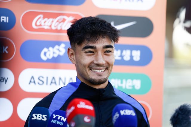 옌스 카스트로프가 4일(한국시간) 미국 뉴욕의 이칸 스타디움에서 인터뷰를 하고 있다. 사진제공｜대한축구협회