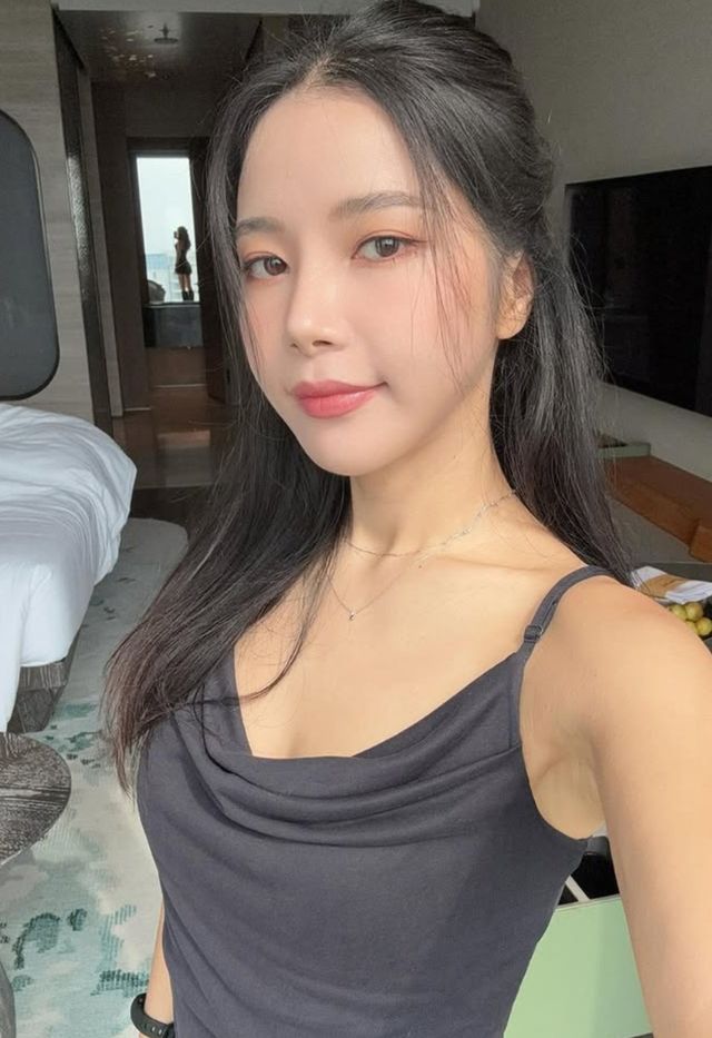 사진=솔라 인스타그램