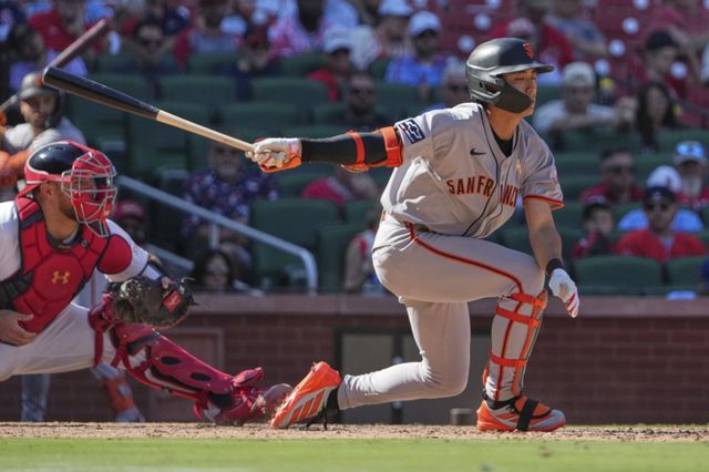 샌프란시스코 이정후가 8일(한국시간) 세인트루이스와 원정경기 8회초 헛스윙 삼진으로 물러나고 있다. 세인트루이스(미 미주리주)｜AP뉴시스