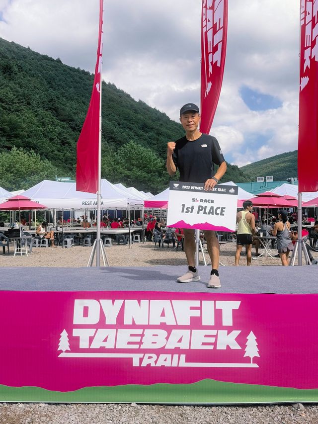 우승 후 기념촬영을 하고 있는 노스페이스 애슬리트팀 심재덕 선수