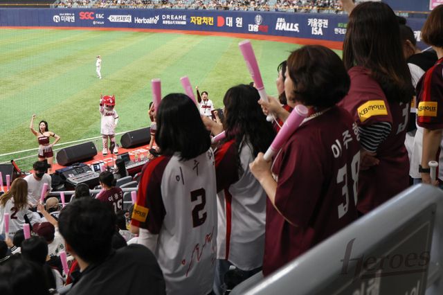 키움은 9일 LG와 홈경기에서 올 시즌 누적 관중 81만 9103명을 기록했다. 구단 한 시즌 누적 최다 관중 신기록이다. 사진제공｜키움 히어로즈