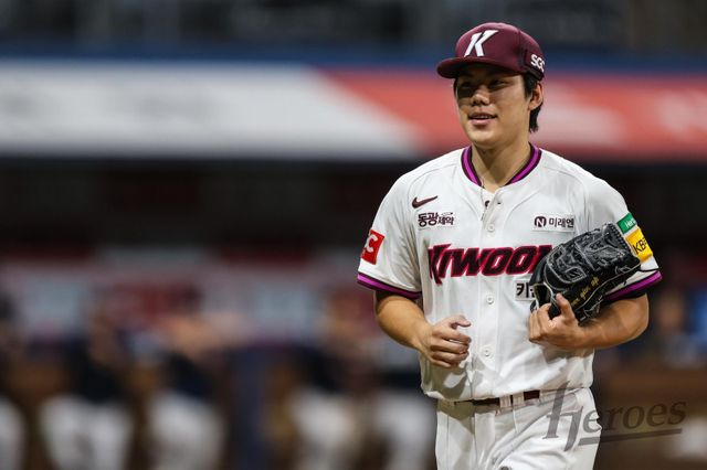 키움 김윤하는 현재 2군에서 투구 페이스를 끌어올리고 있다. 시즌 막바지 1군에서 부진을 만회할 기회를 잡을 수 있을까.｜뉴시스