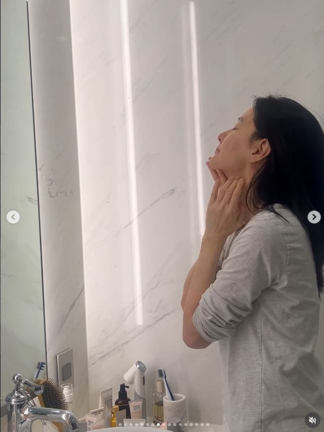 사진=이영애 인스타그램