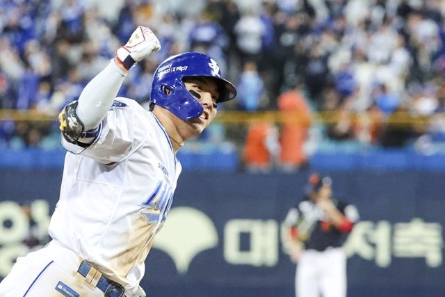 삼성 김영웅은 레전드로 불린 삼성의 국내 30홈런 타자들의 계보를 이을 수 있다는 평가를 받는다. 뉴시스