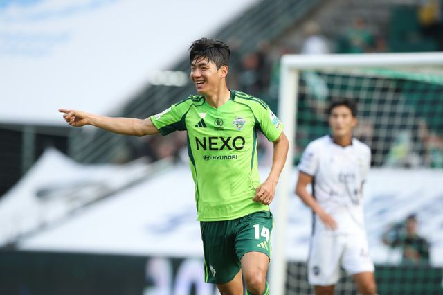 전북 전진우가 마침내 유럽 진출의 오랜 꿈을 이룰 것으로 보인다. 잉글랜드 챔피언십 옥스포드 유나이티드와 전북 구단 간 이적 협상이 급물살을 탔다. 사진제공｜한국프로축구연맹