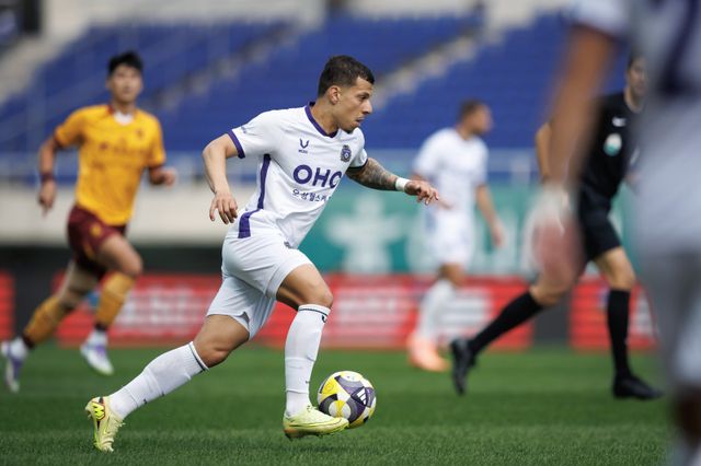 안양은 비시즌&nbsp;모따와 야고가&nbsp;팀을 떠났지만 올해 마테우스(사진)를&nbsp;중심으로 팀을 재편해 2년 연속 K리그1 잔류에 도전한다. 사진제공│한국프로축구연맹